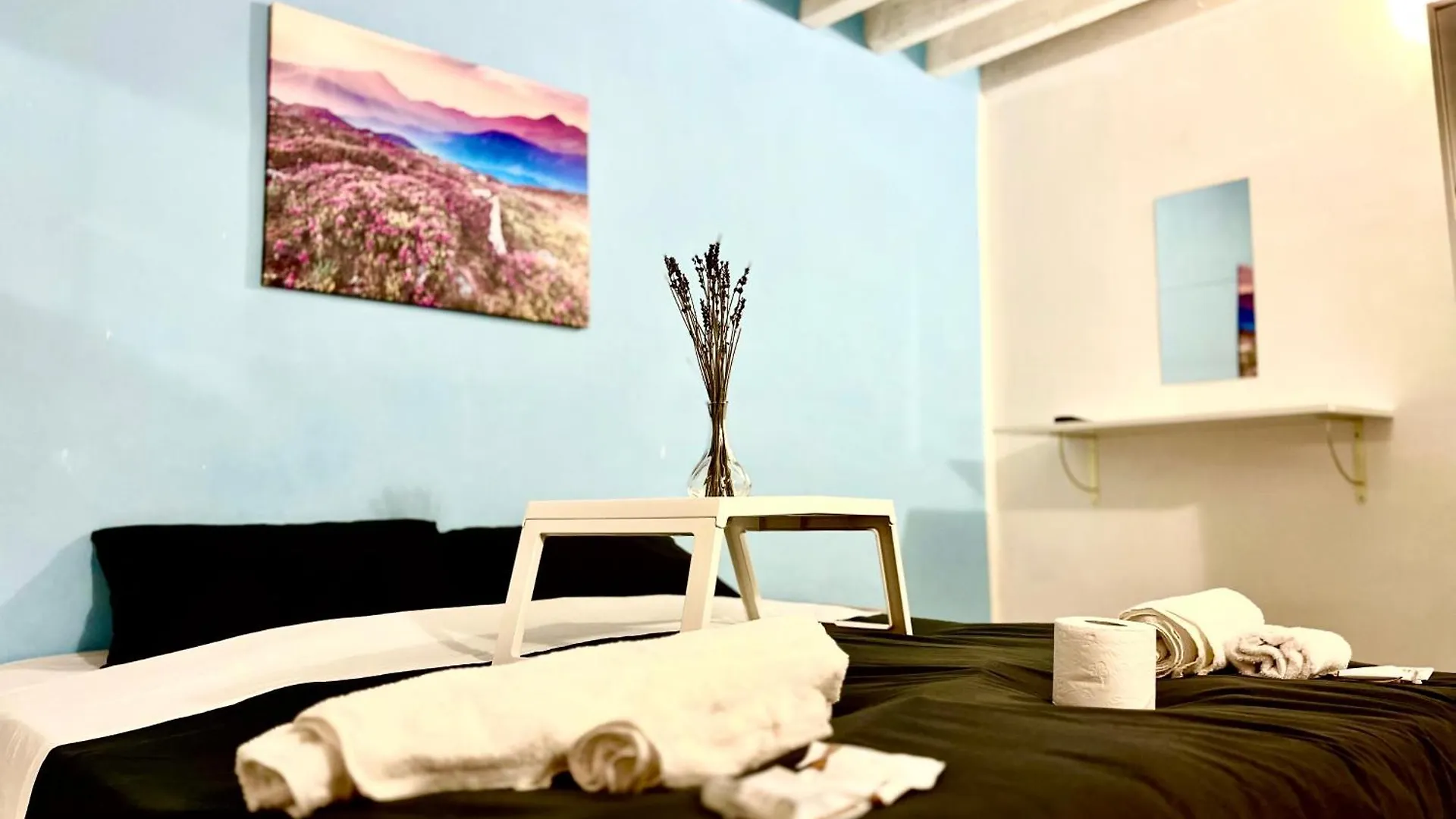 Genova Centro Affittacamere- Bagno In Comune contacts